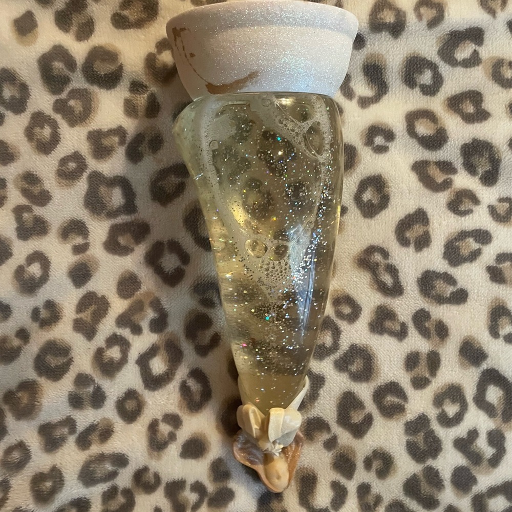 Angel lava lamp changes colors